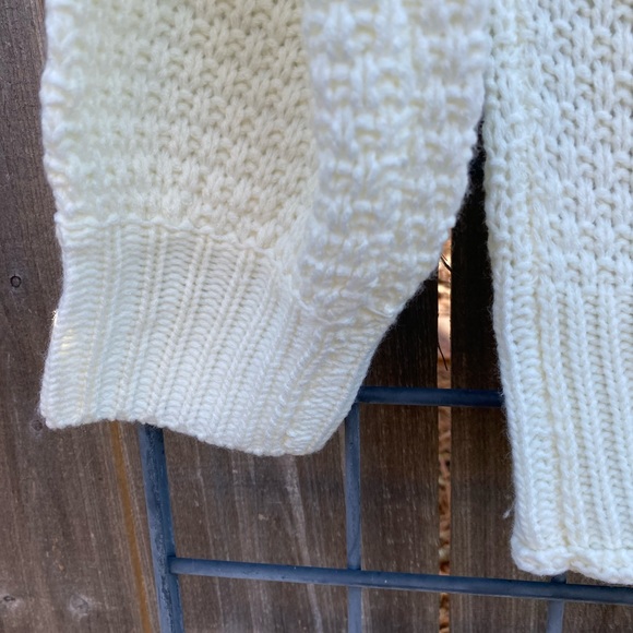 🐻❄️HOST PICK🐻❄️Ivory Mock Turtleneck Sweater - Picture 2 of 5